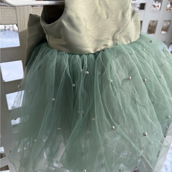 Elegant Green mid calf Tulle Dress with Pearls birthday 12 months toddler - Picture 5 of 12
